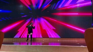 Korean dance medley AYA＋Genie at the company's annual meeting
