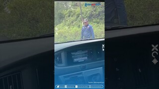Update Jalan Poros Meluhu-Lasolo Sultra Sempat Terputus, Kini Bisa Dilintasi Setelah Warga Perbaiki