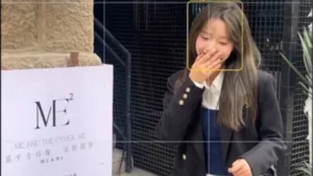这年头谁还学拍照姿势啊