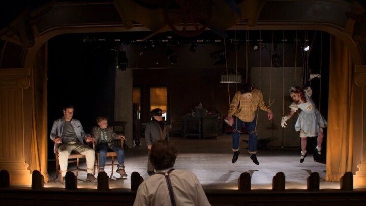 Seorang pria membuat boneka dari orang sungguhan, dan cara dia memilih produk jadi sangat berbahaya,