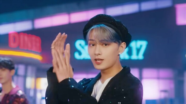 Seventeen’s Female Fan Team – Extreme Contrast