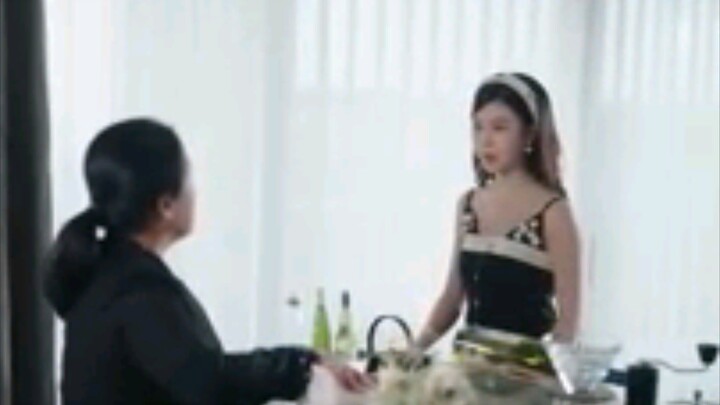 113. The CEO snatched the bride away and cradled her lovingly in his arms.!