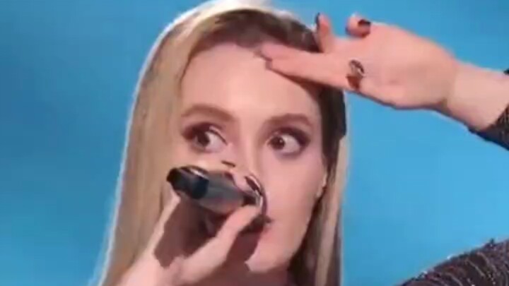 Cả em và anh đều yêu hơn khi không có miệng lưỡi thị phi.