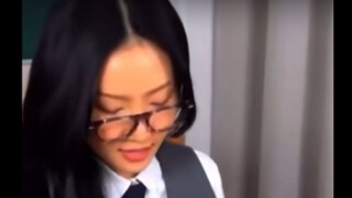 华莎：我的心像大润发杀鱼的到一样冰冷 ps：甚至没有一个多余的动作