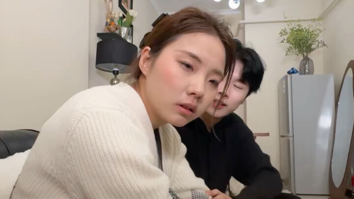 Pacaran bagi pekerja kantoran ibarat kerja dua pekerjaan sekaligus