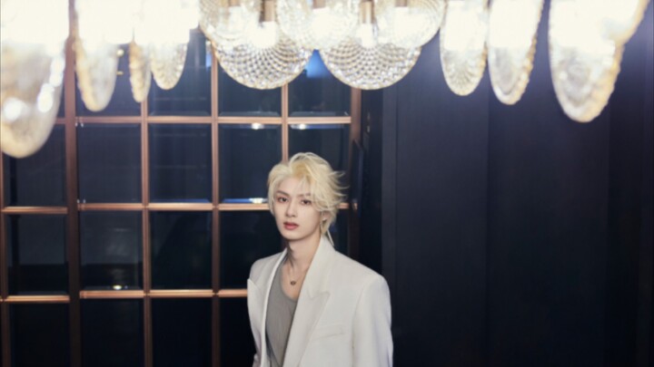 Mái tóc bạc đẹp đến mức không nói nên lời – Thắng Khoan: Văn Tuấn Ni, Văn Tuấn Ni, để anh cho các bạ