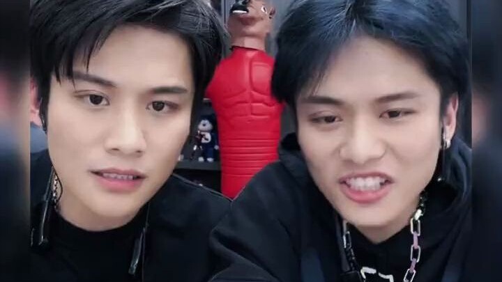 Khi người yêu cũ của Tiểu Dương Tá xuất hiện trong phòng livestream của Tiểu Dương Ca