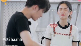 高甜！他主动拿相机给她拍照，她会对着他撒娇耶！【檀健次X周也】