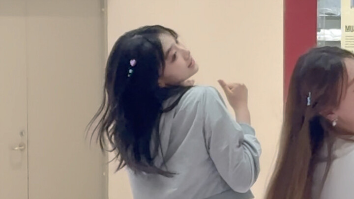 正好和iroha一个年纪呢