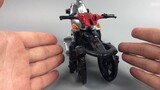 Mainan pertempuran Kamen Rider bajakan, ksatria super 18 yuan, kereta adalah protagonis!