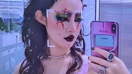 Có gì đâu, trước giờ chưa bao giờ bật chế độ làm đẹp luôn mà.