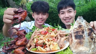 นกย่างหอมๆ ปลาเผาตัวใหญ่ ส้มตำตีนไก่รสเด็ด มาเด้อค้าบผม.