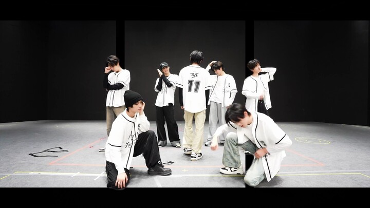 [3D không kính] Đoàn Thanh niên Thời đại nhảy ra khỏi màn hình và nhảy theo bài hát "Tôi là người đẹ