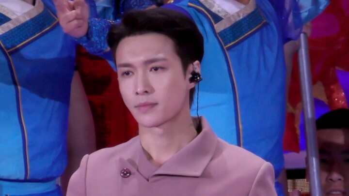 [Zhang Yixing] 190502 Recording of the May Fourth Gala: “A Laugh by the Vast Sea” + “Chinese Kung Fu