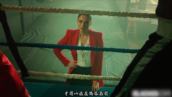 Phóng viên nữ phỏng vấn vua quyền anh