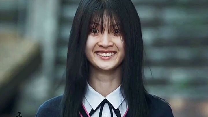 รอยยิ้มนี้ทำให้หนังศีรษะของฉันรู้สึกเสียวซ่าน
