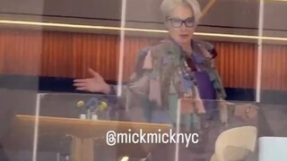 【中字】抬头就能看见梅姨和海瑟薇！《穿普拉达的女王2》最新拍摄路透合集