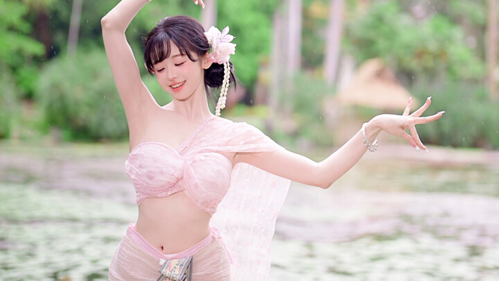 “เอวของน้องสาวไม่ใช่เอว แต่มันคือมีดโซ่โค้งอันร้ายแรงสามเล่ม!” [นี่คือการเต้นรำพื้นเมืองอันสวยงามของ