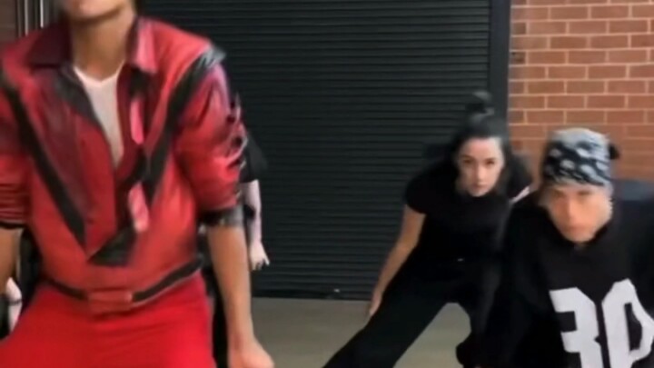 Hậu trường “Michael Jackson: Con đường trở thành siêu sao” | Buổi tập luyện vũ đạo cho “Thriller”