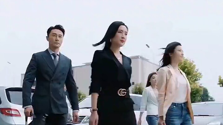 เมื่อภรรยาถูกกลั่นแกล้งที่ทำงาน กลับไม่คาดคิดว่าสามีของเธอจะไม่ใช่คนธรรมดา