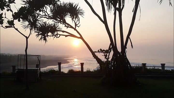 MATAHARI TERBIT DI PANTAI BATUHIU #beautiful_sunrice_beach_cinematic 🎵