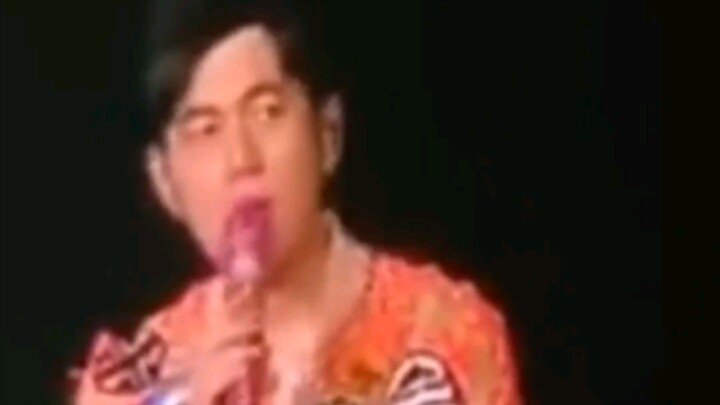 杰伦：“有没有一首很想很想听的歌，有没有从小听我歌到大的铁粉？”