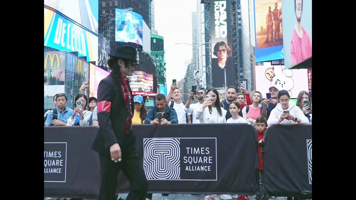 Luar biasa! Moonwalk pertunjukan jalanan New York