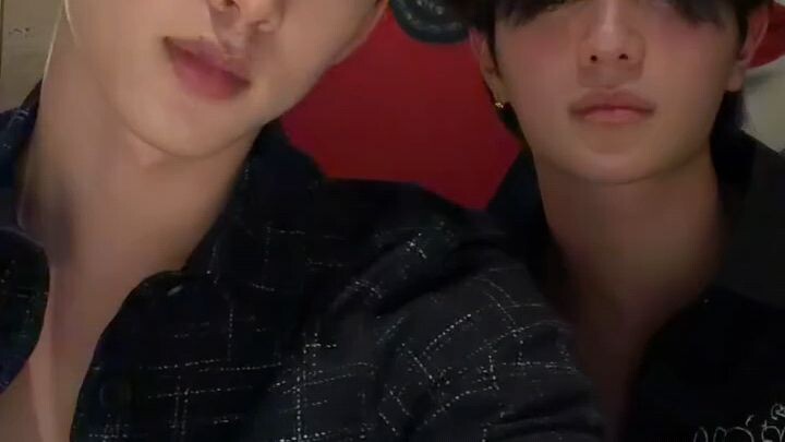 acckk WilliamEst super kilig/cute together 🥰🖤🤍