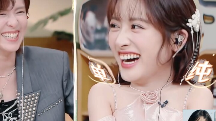 Anyone who watches this can’t help but say, “What a pro at picking up on jokes!” Yueyue’s casually w