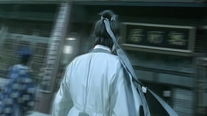 ลมพัดที่คาดผม ไม่ใช่ลมที่เคลื่อนไหว แต่เป็นหัวใจของฉันต่างหากที่เคลื่อนไหว~