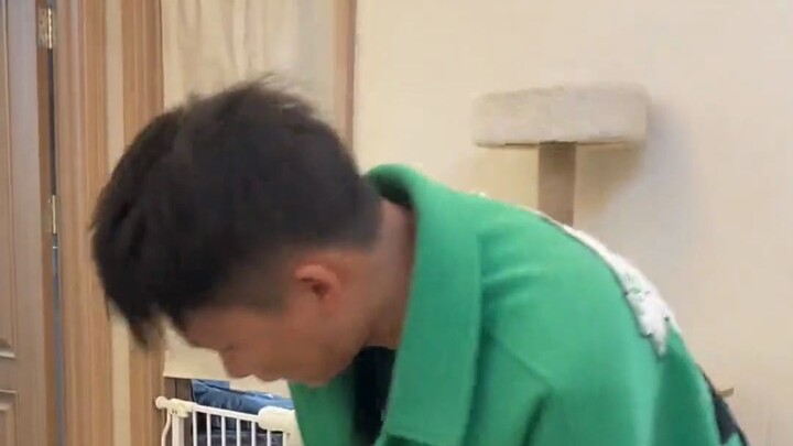 พฤติกรรมสุดแปลกของเพื่อนร่วมห้องในปีก่อนๆ แค่เห็นก็เงียบไม่พูดอะไรเลย