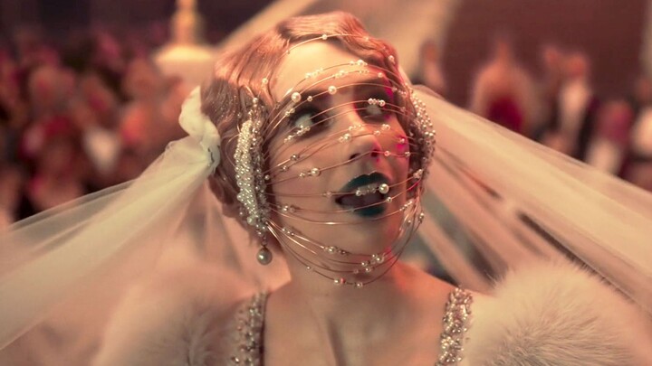 Gadis kaya yang bandel dikirim ke pulau terpencil oleh orang tuanya untuk “dibina”, tapi malah jadi 