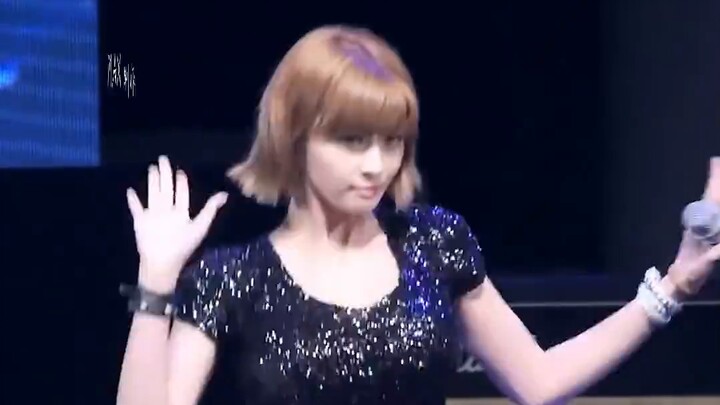 إصدار مطول من مقطع خلط أغنية "sticky sticky" لفرقة الفتيات الكورية HelloVenus، عضوتها كوان نارا