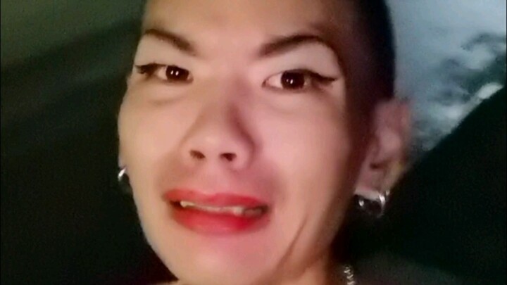“Permohonan Seorang Perempuan yang Tingginya Nol Meter dan Sangat Malang”