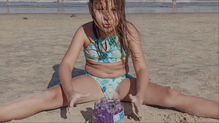 I would like to play with her