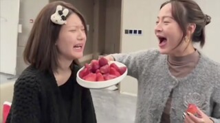 赵露思深夜更新，她依旧笑对着我们  2025一定会越来越好！