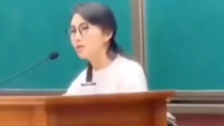 Từng là cô gái vạn người mê, nay Trần Hảo lại trở thành một giảng viên đại học bình thường, thật đán