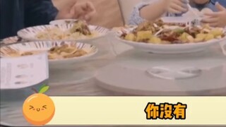 มาริโอ้ตกใจเล็กน้อยเมื่อเห็นแม่กินข้าวด้วยความเร็วเท่ากัน