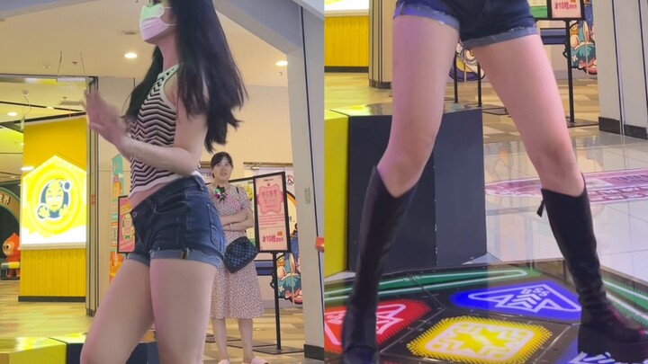 Para pecinta sepatu bot berkumpul! Touch My Body versi sepatu bot panjang, mesin dansa, tubuh musim 