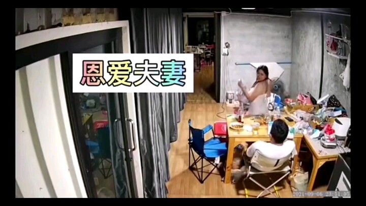 Setelah makan malam, sang istri menari, dan sang suami tahu ia tidak akan sanggup menahannya lagi.