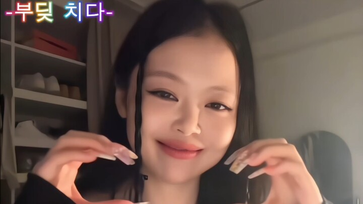 Những người nổi tiếng trên Internet trông giống các nữ thần tượng Kpop