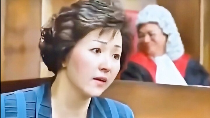 Saksi perempuan terhebat, langsung membentak ular derik di pengadilan sambil mengomentarinya dengan 