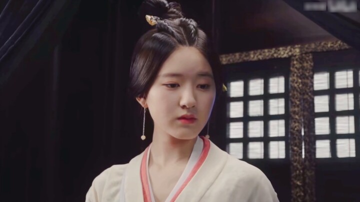 Gia đình họ giàu có thật! Ngay cả cỗ xe ngựa của họ cũng to gấp ba lần những gia đình khác.