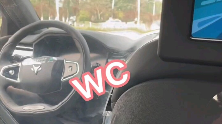 المرة الأولى التي أركب فيها سيارة بدون سائق 🤩