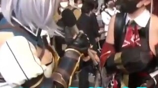 Mianmei có muốn làm nổ tung kênh chính thức không?! Cô ấy thực sự đã yêu cầu đội trưởng cosplay cho 