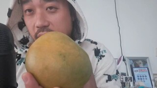 ASMR MANGO (EATING SOUNDS  & ASKING QUESTIONS ABOUT INTERESTS)