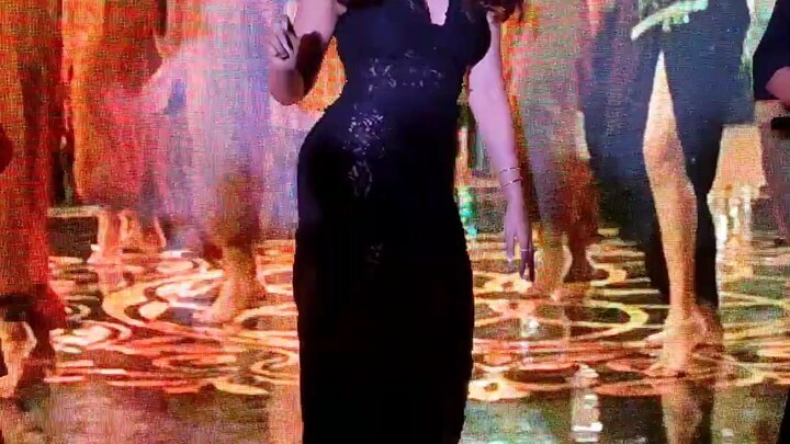 #ayesha_khan hot dance