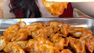 [Xiao Shi Nai Xiong] How many dumplings can you eat in one meal?