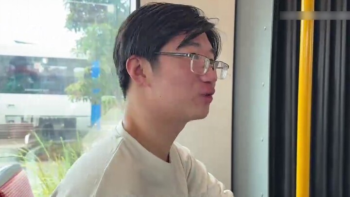 Father is silent and mother is in tears, spending 2 million to study in Australia, the otaku's study