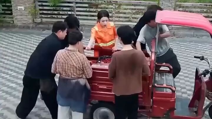 (เต็มเรื่อง)ประธานเศรษฐีถูกจับแต่งงานกับสาวกวาดถนน จากเขาที่เย็นชา เธอที่เหม็นขี้หน้า กลายเป็นรักหวา